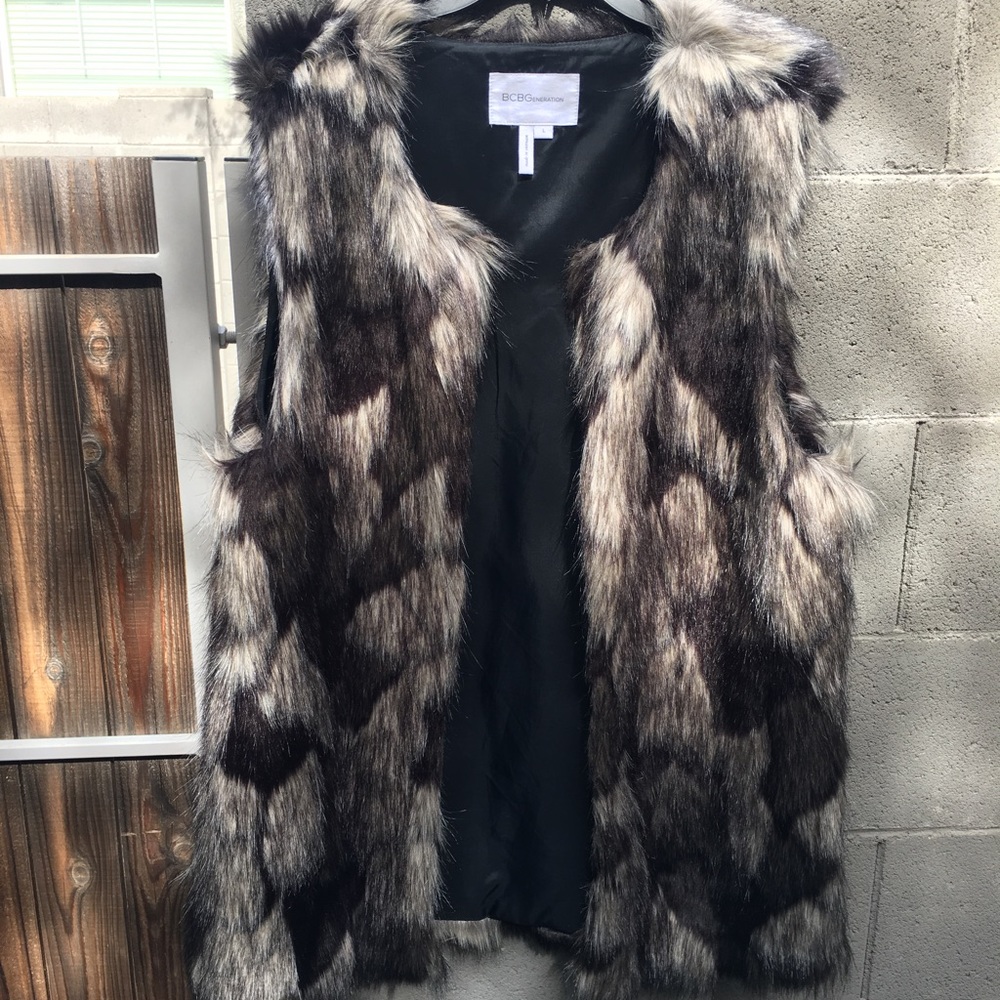 NWOT BCBGeneration faux fur vest